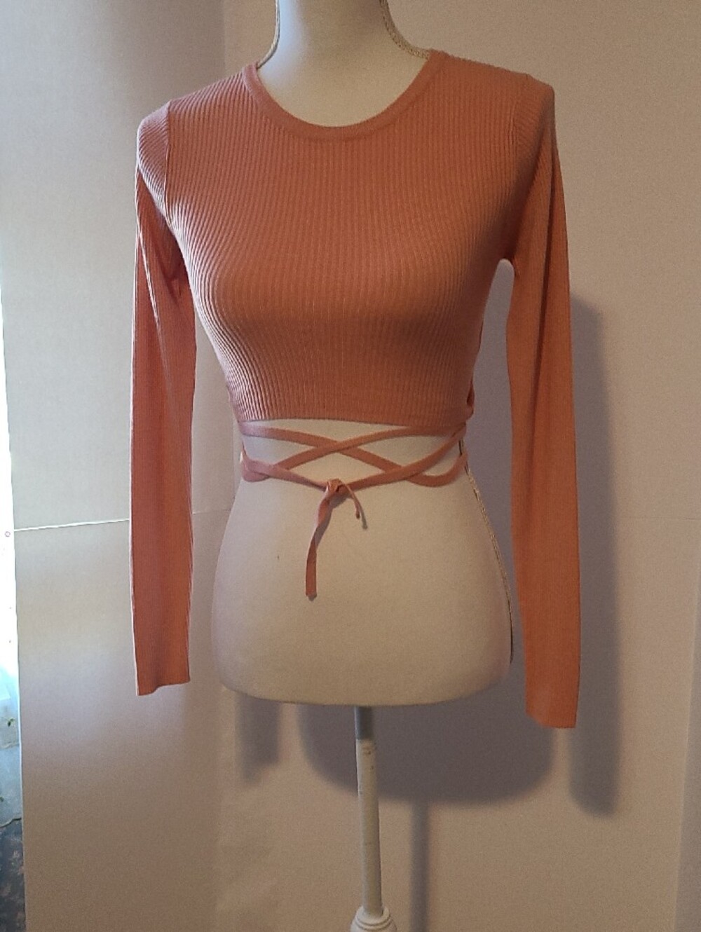 FOREVER 21 BLUSH PINK RIBBED LONG SLEEVE CROP TOP-BELLY WRAP-CREW NECK-MEDIUM